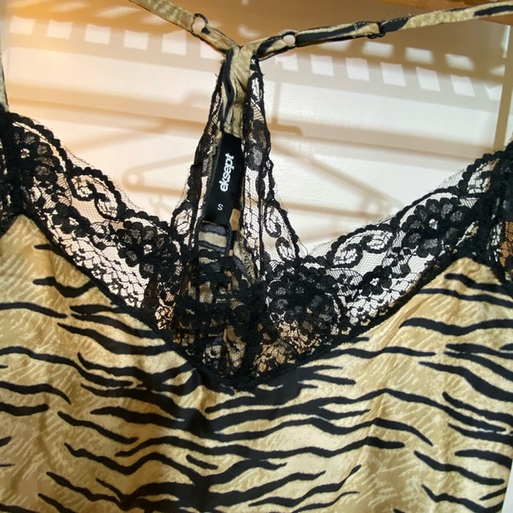 💜Lace Tops. Size- S ( Fit S- M) - Picture 6 of 6